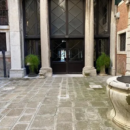 Dimora Contarini Charm On Grand Canal Apartment